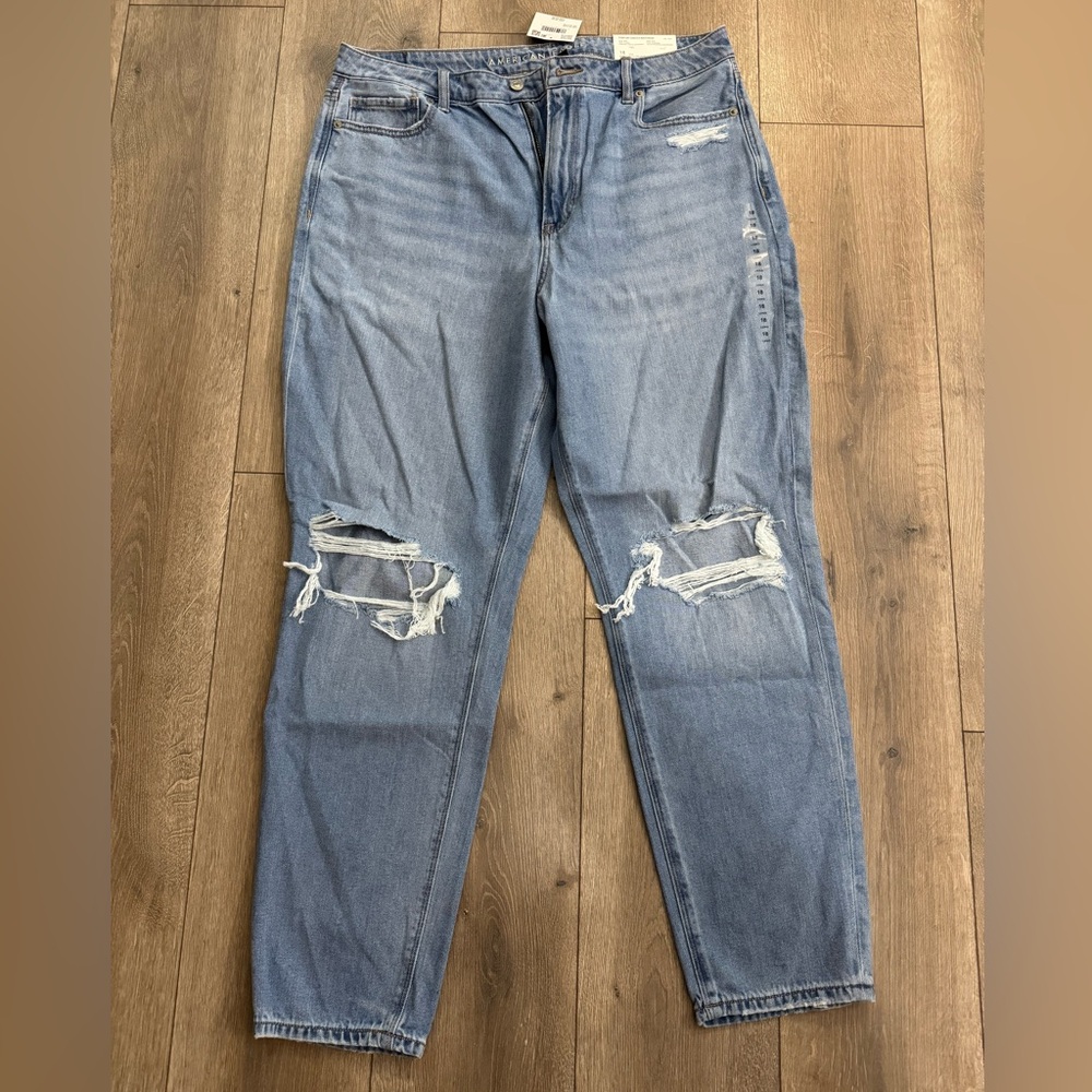American Eagle Mom Jean
